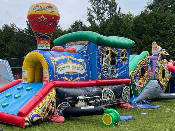Gold Rush bouncy train obstacle course