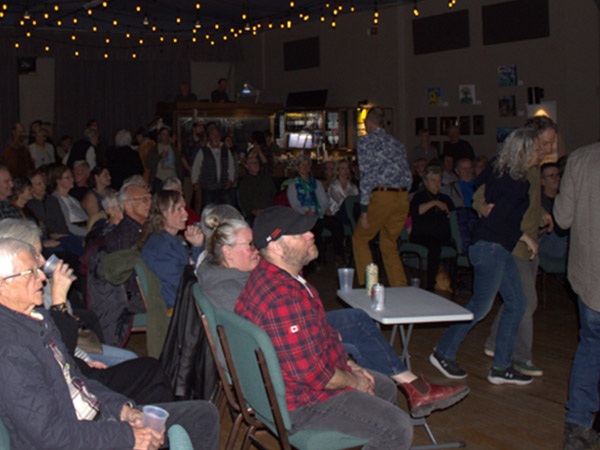 Love the Valley crowd enjoying show.
